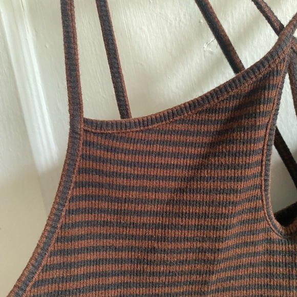 2000s keyhole tank top - Picture 3 of 3